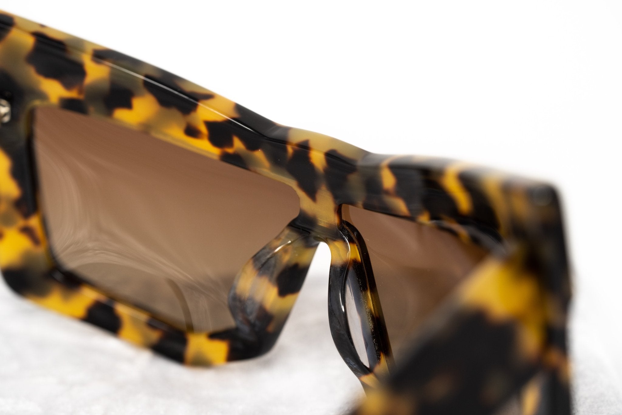 Kokon To Zai Sunglasses Chunky Cat Eye Tortoise Shell With Brown Category 3 Lenses KTZ7C2SUN - Watches & Crystals