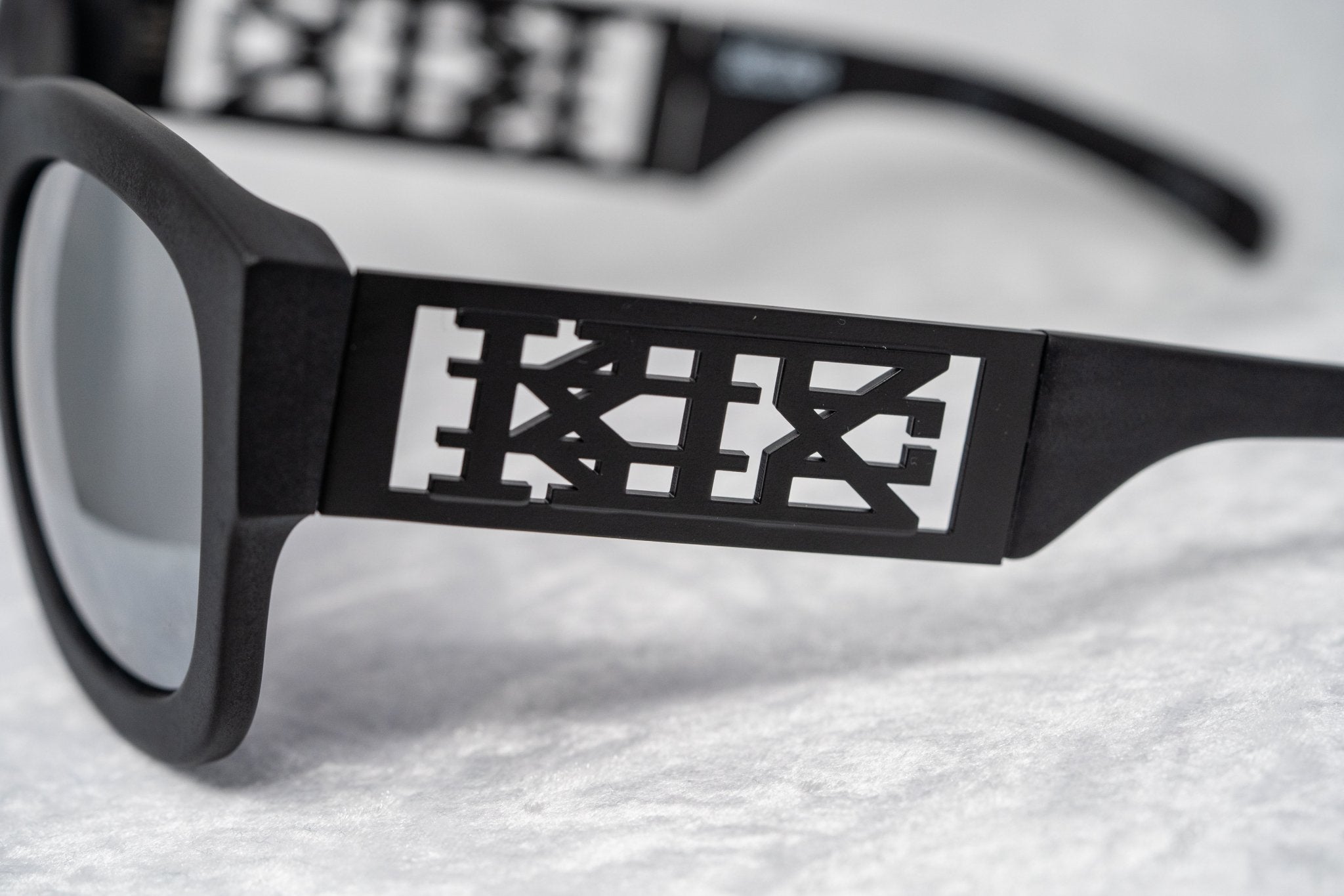 Kokon To Zai Sunglasses Oversized Matte Black With Silver Category 3 Mirror Lenses KTZ17C2SUN - Watches & Crystals
