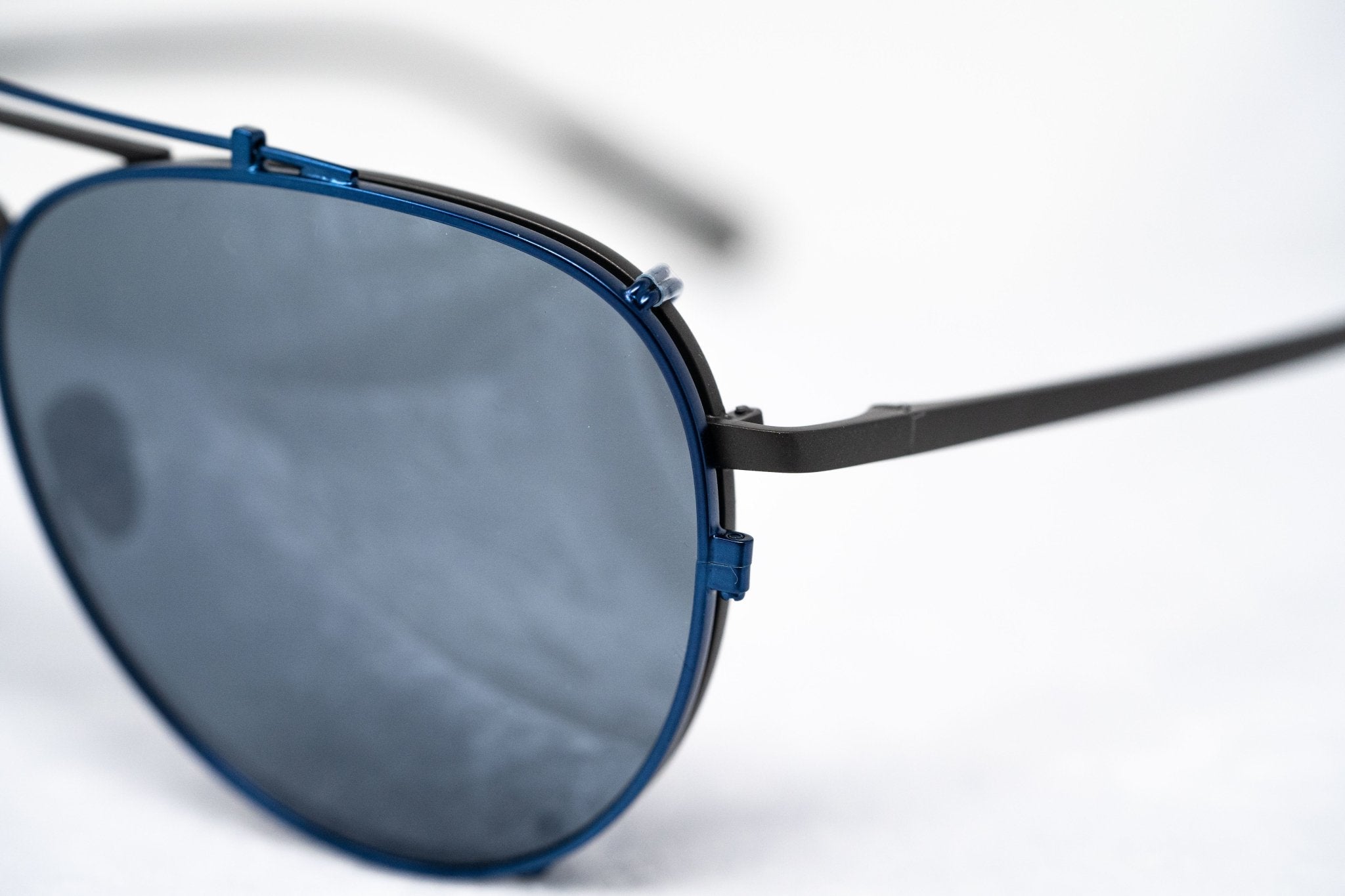 Kris Van Assche Sunglasses Unisex Titanium Matte Grey Blue Clip-On with Blue Mirror Lenses Category 3 - KVA89C4SUN - Watches & Crystals