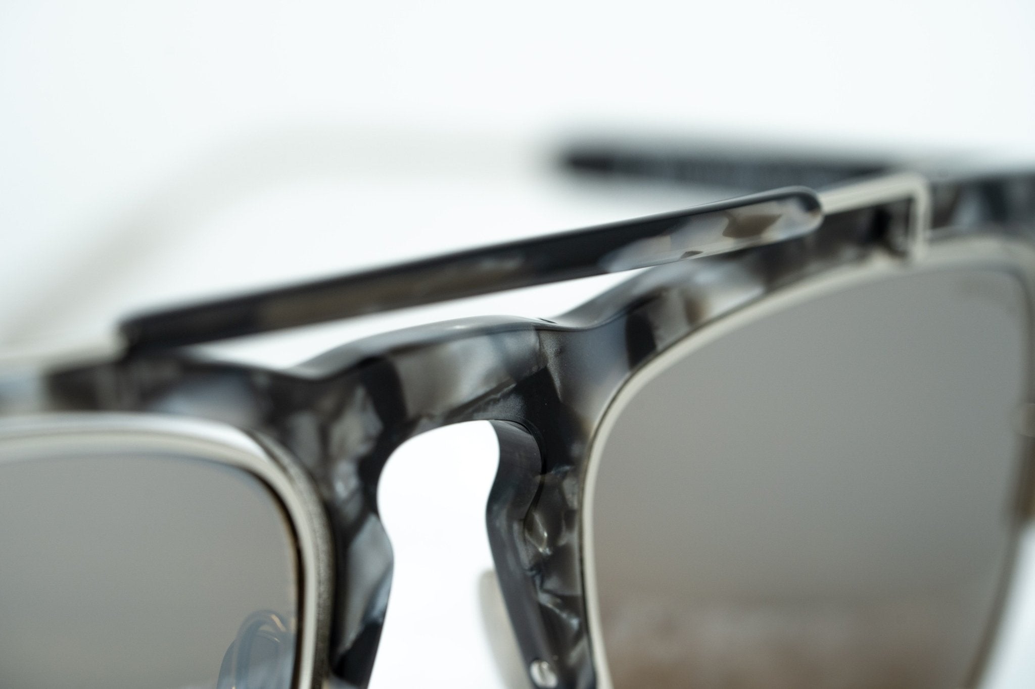 Kris Van Assche Sunglasses with D-Frame Black Tortoiseshell Silver and Orange Mirror Lenses Category 3 - KVA66C5SUN - Watches & Crystals