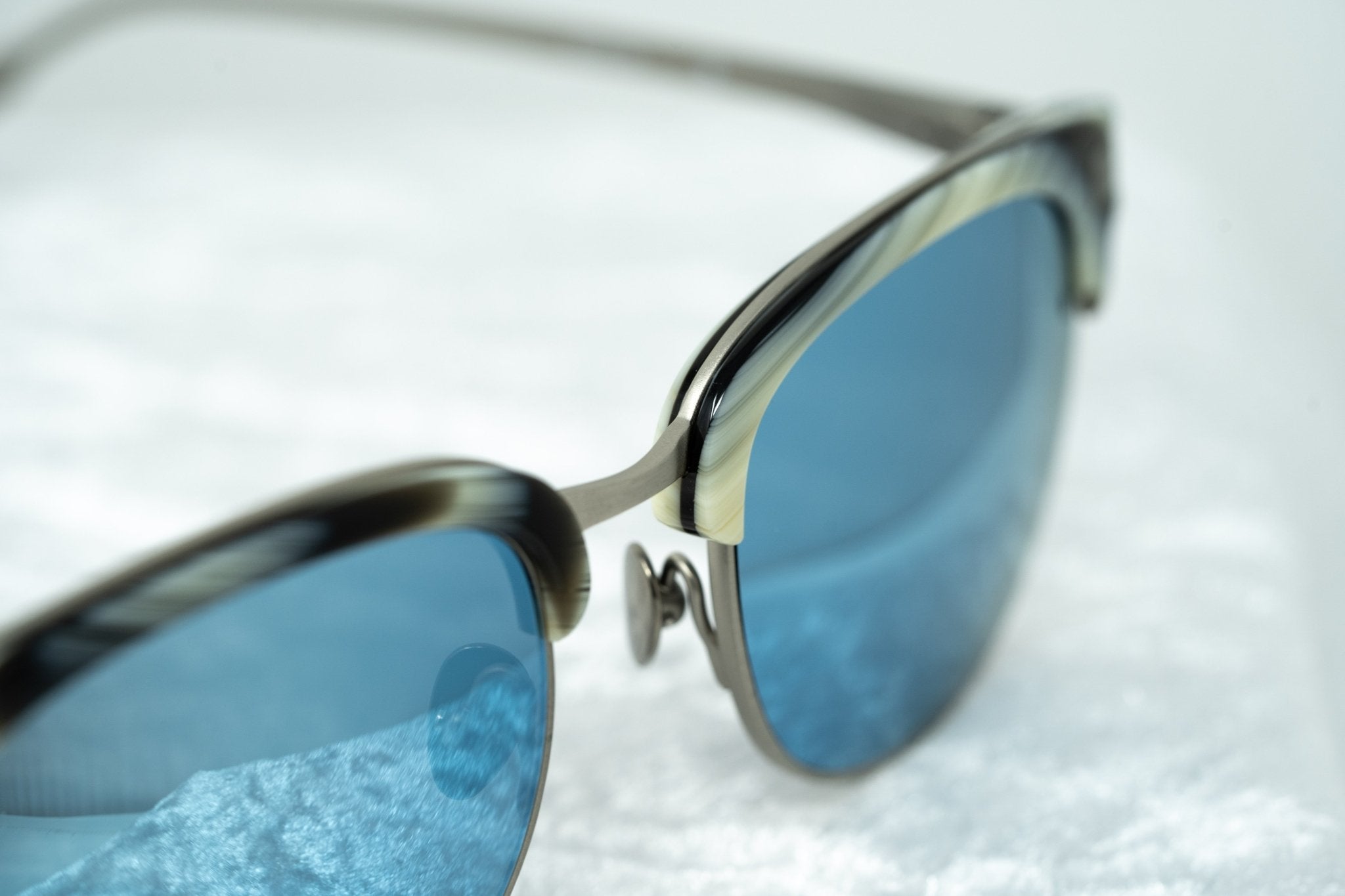 Kris Van Assche Sunglasses with D-Frame Brown Horn Brushed Silver and Blue Mirror Lenses Category 3 - KVA76C4SUN - Watches & Crystals