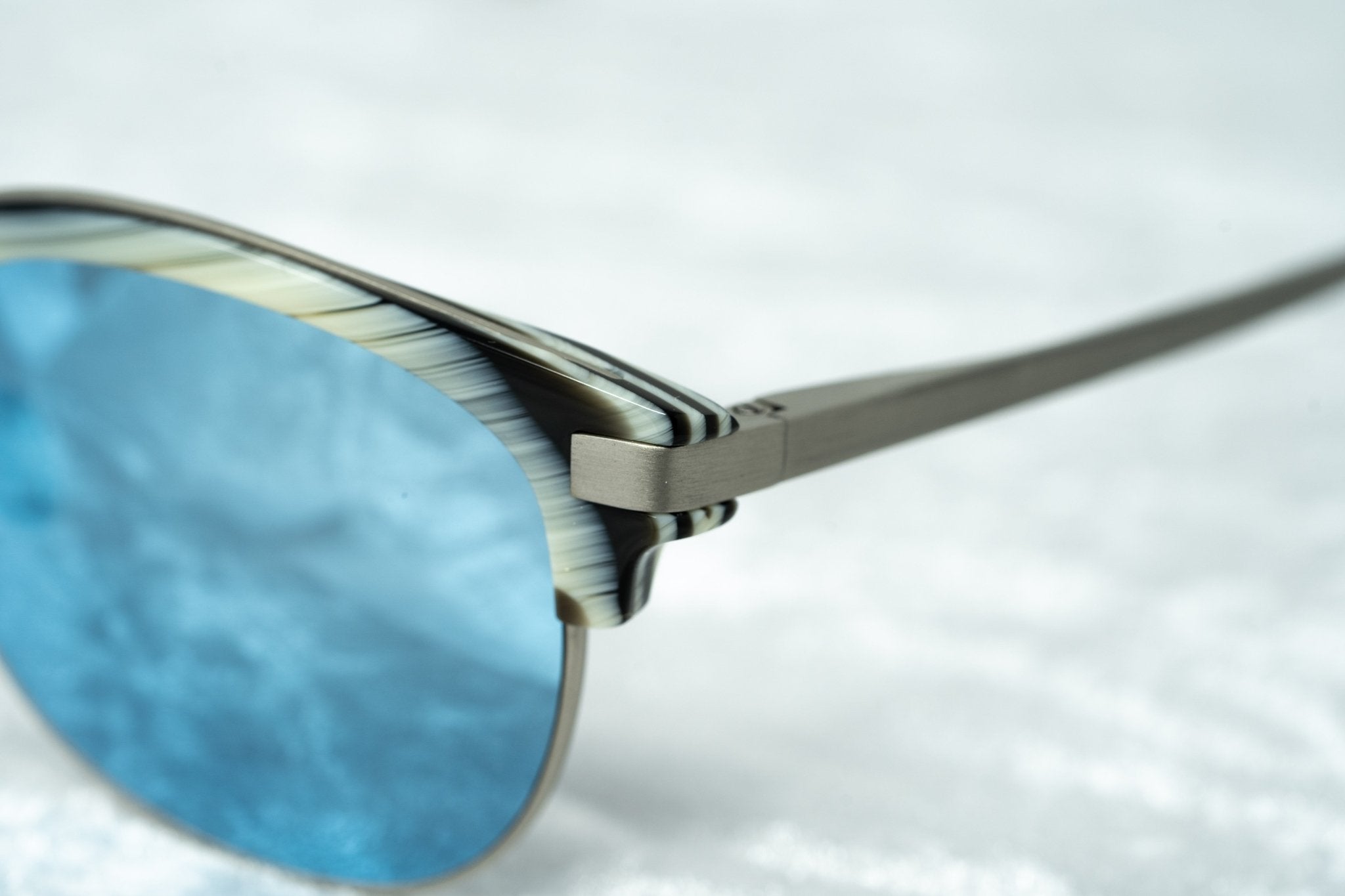 Kris Van Assche Sunglasses with D-Frame Brown Horn Brushed Silver and Blue Mirror Lenses Category 3 - KVA76C4SUN - Watches & Crystals