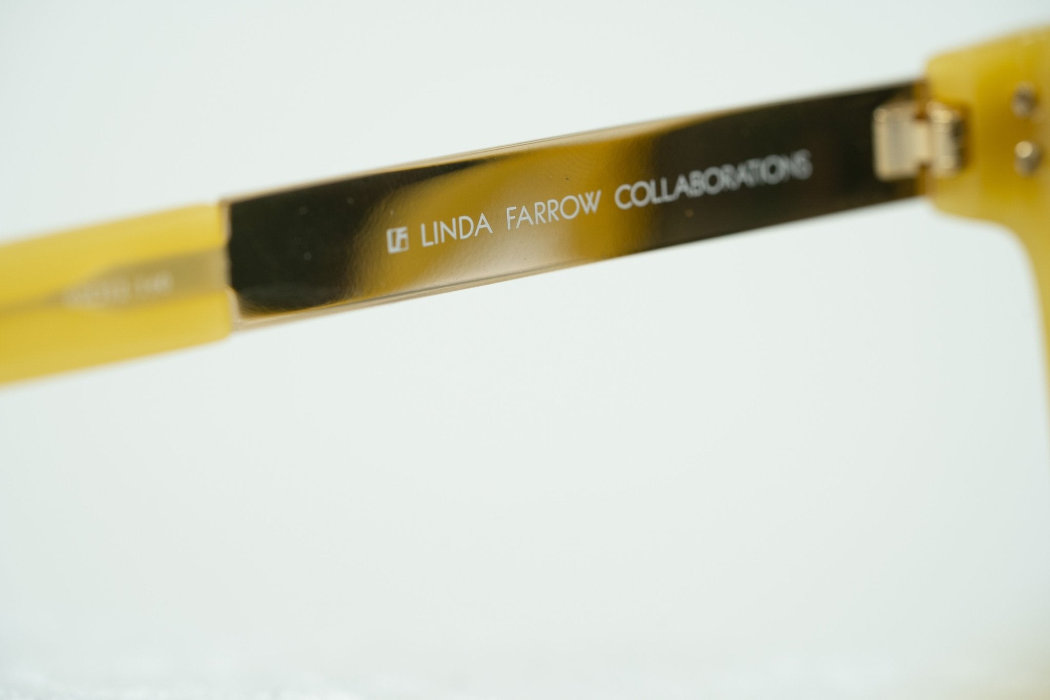 Oscar De La Renta Sunglasses Oversized Beige Enamel Arms and Green Lenses Category 3 - ODLR21C4SUN - Watches & Crystals