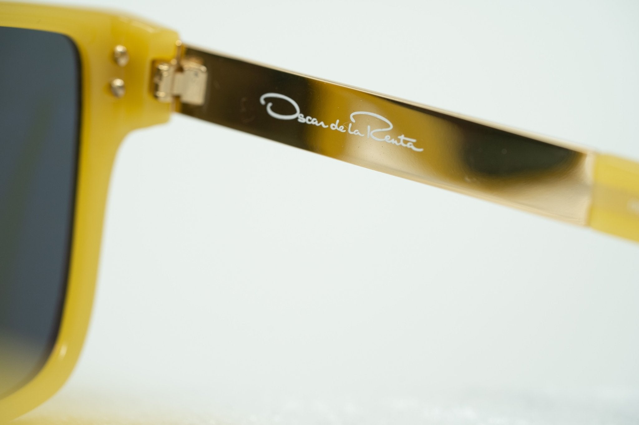 Oscar De La Renta Sunglasses Oversized Beige Enamel Arms and Green Lenses Category 3 - ODLR21C4SUN - Watches & Crystals