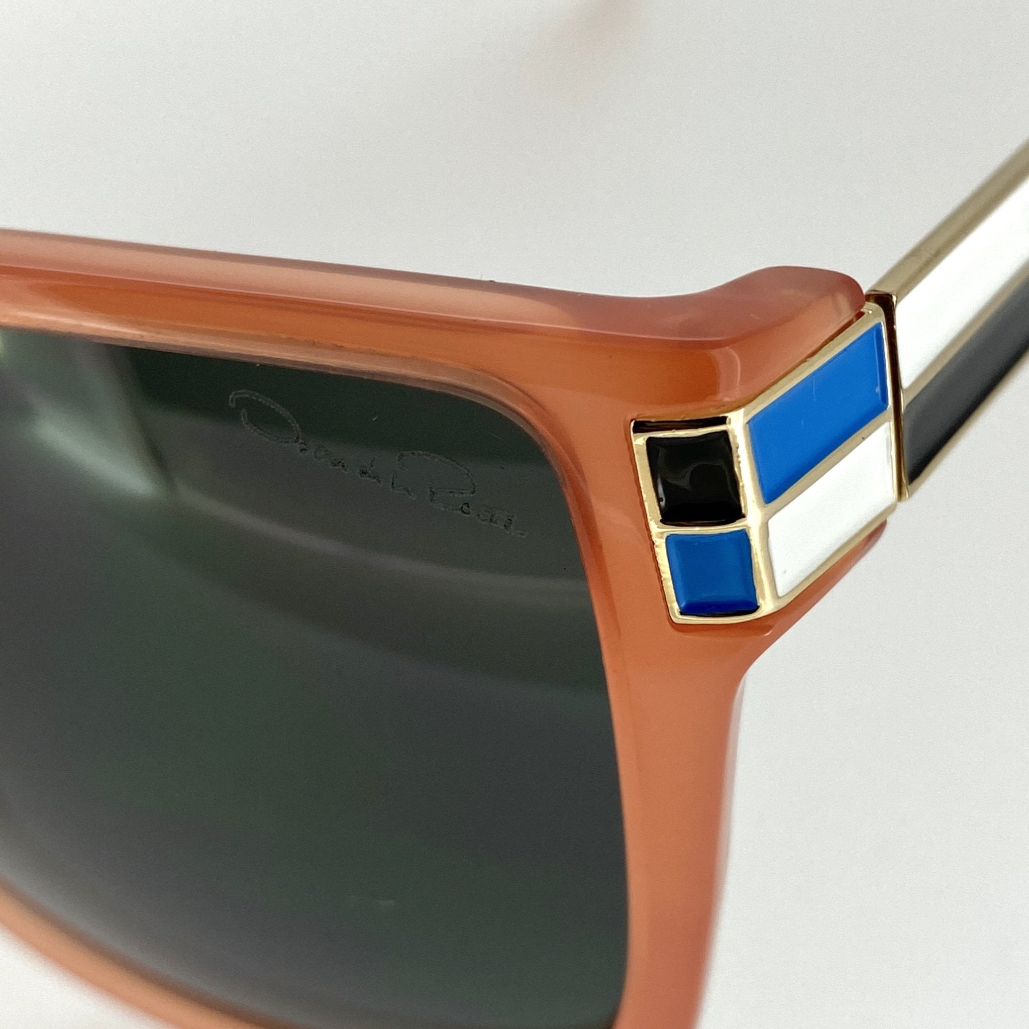 Oscar De La Renta Sunglasses Oversized Orange Enamel Arms and Green Lenses Category 3 - ODLR21C5SUN - Watches & Crystals