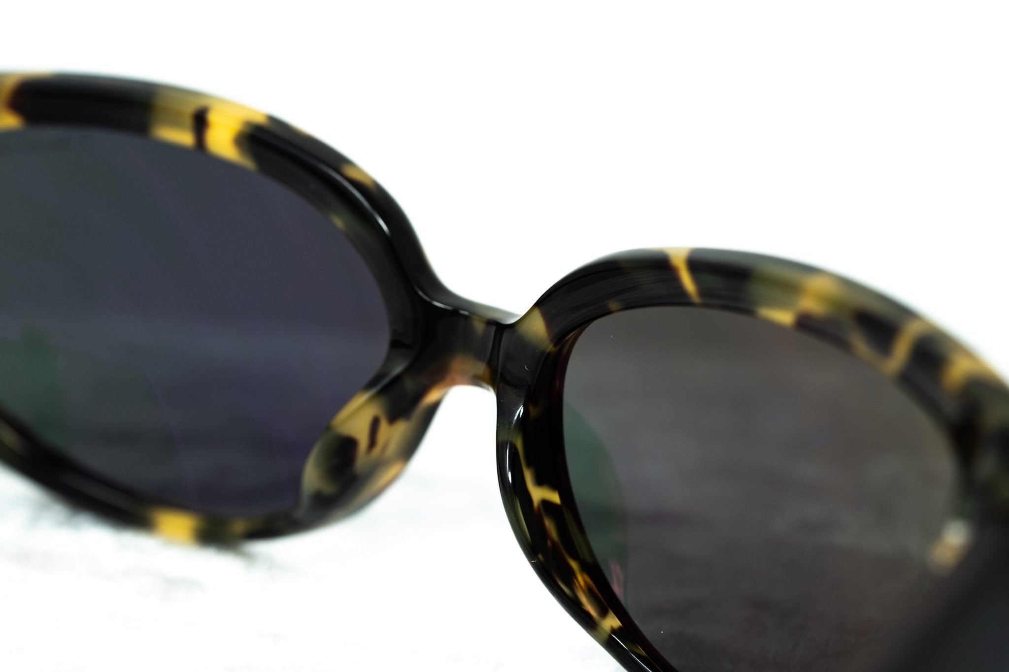 Oscar De La Renta Women Sunglasses Sandalwood Oval Tortoise and Dark Grey Lenses Category 3 - ODLR43C7SUN - Watches & Crystals