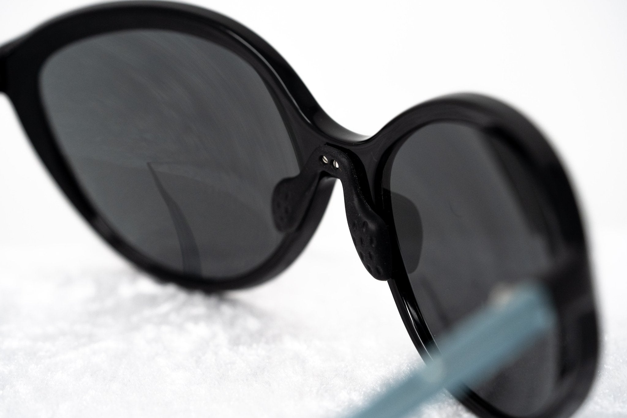 Prabal Gurung Sunglasses Female Oversized Black and Black/Teal Category 3 Silver Mirror Lenses PG22C5SUN - Watches & Crystals