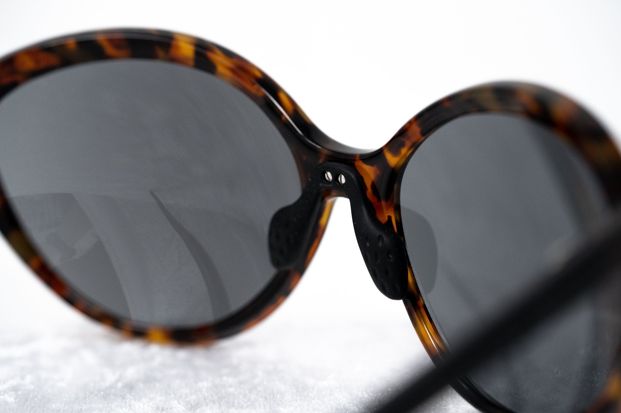 Prabal Gurung Sunglasses Female Oversized TortoiseShell Category 3 Grey Lenses PG22C6SUN - Watches & Crystals