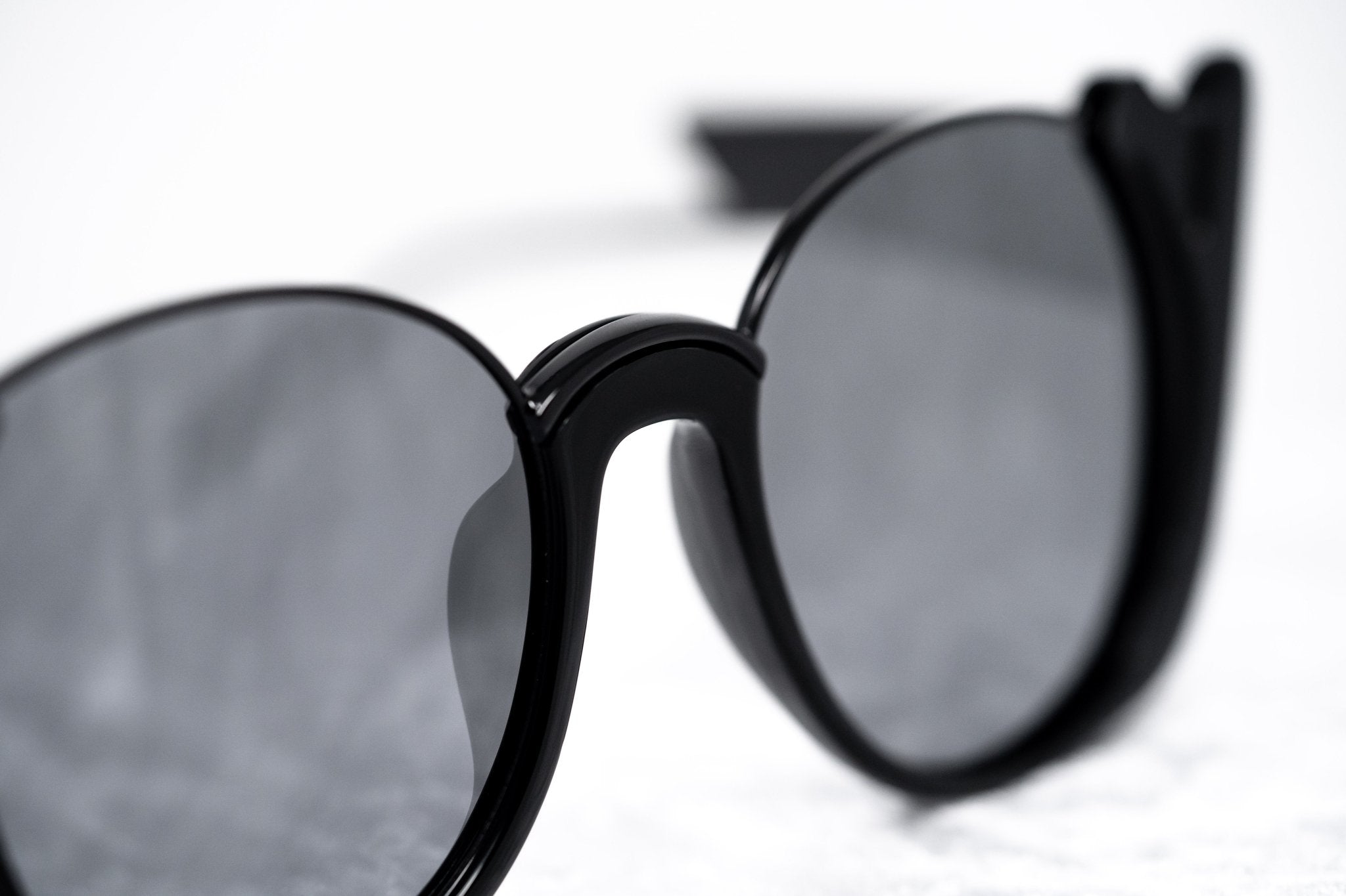 Prabal Gurung Sunglasses Female Round Black Category 3 Black Smoke Mirror Lenses PG24C2SUN - Watches & Crystals