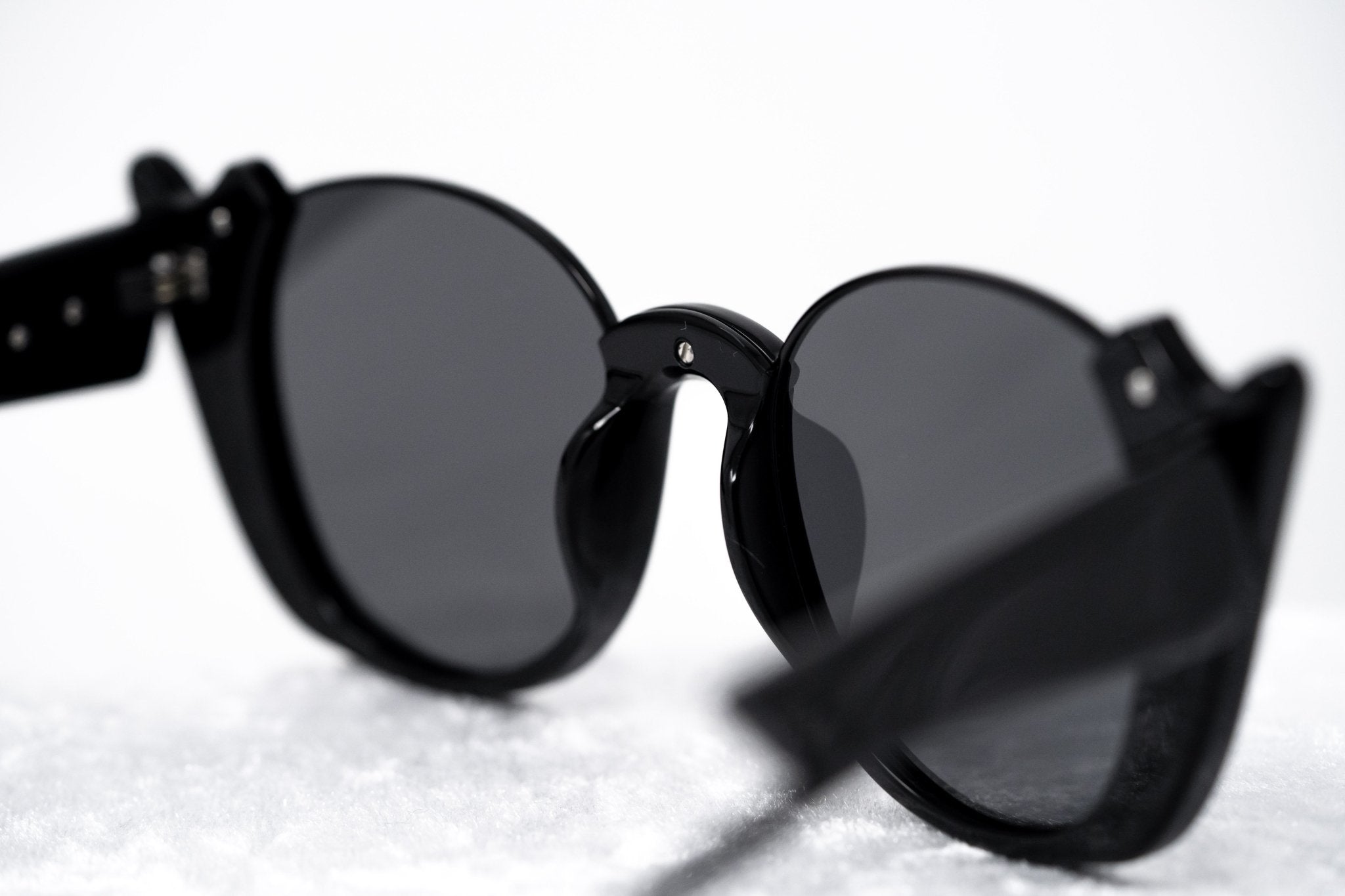 Prabal Gurung Sunglasses Female Round Black Category 3 Black Smoke Mirror Lenses PG24C2SUN - Watches & Crystals