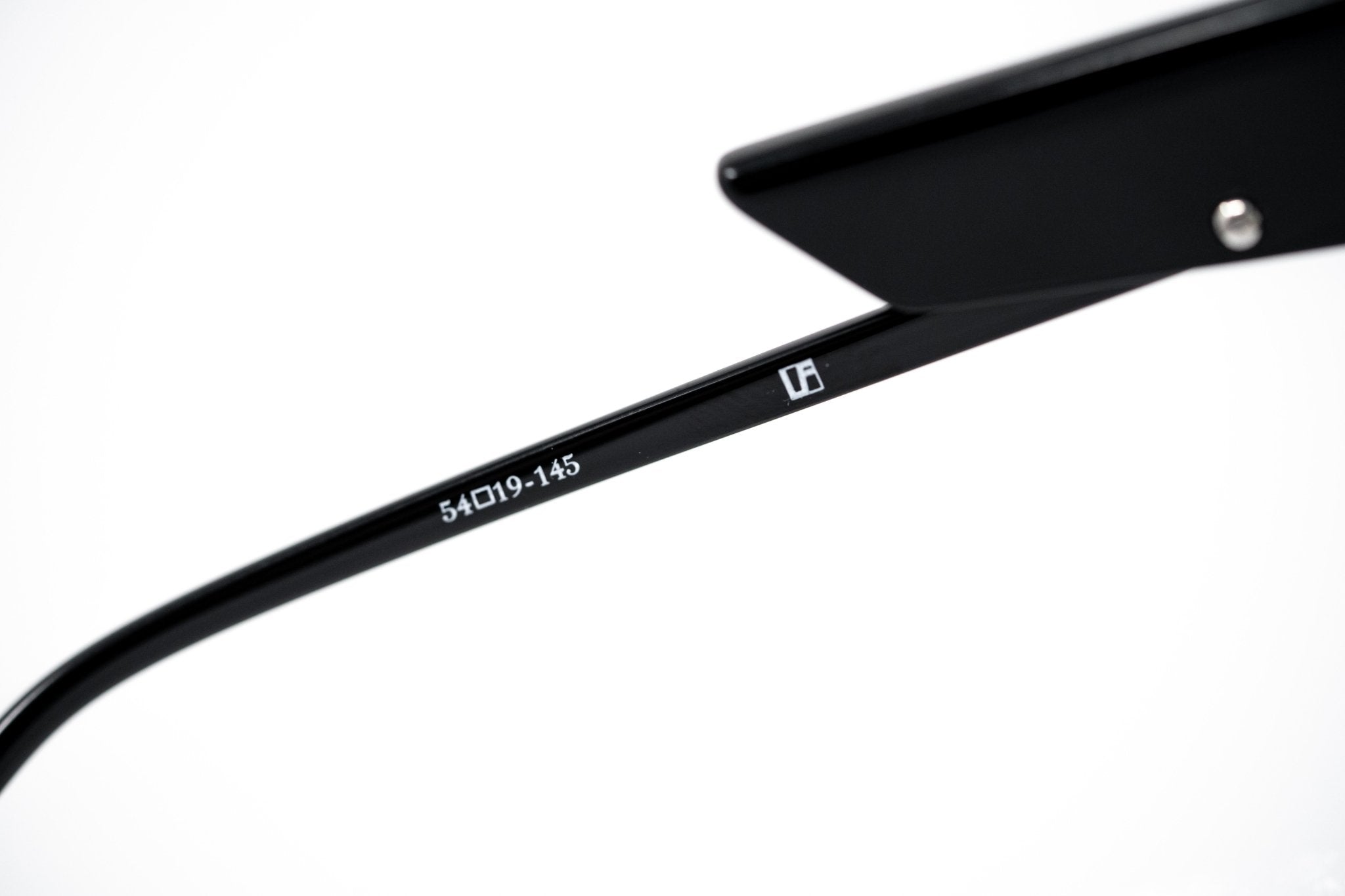 Prabal Gurung Sunglasses Female Round Black Category 3 Black Smoke Mirror Lenses PG24C2SUN - Watches & Crystals