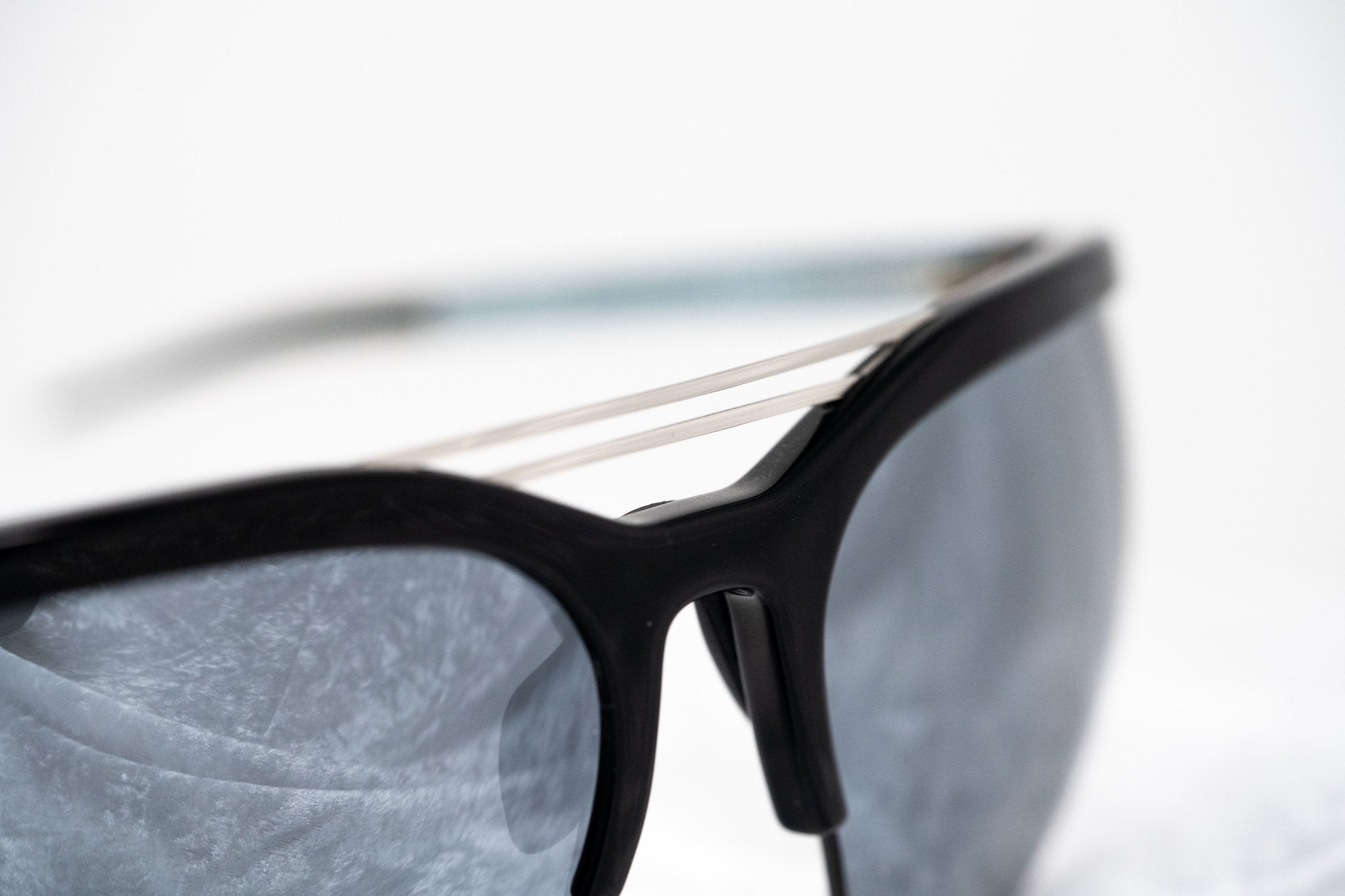 Prabal Gurung Sunglasses Female Special Frame Shiny Black Category 3 Grey Mirror Lenses PG21C5SUN - Watches & Crystals