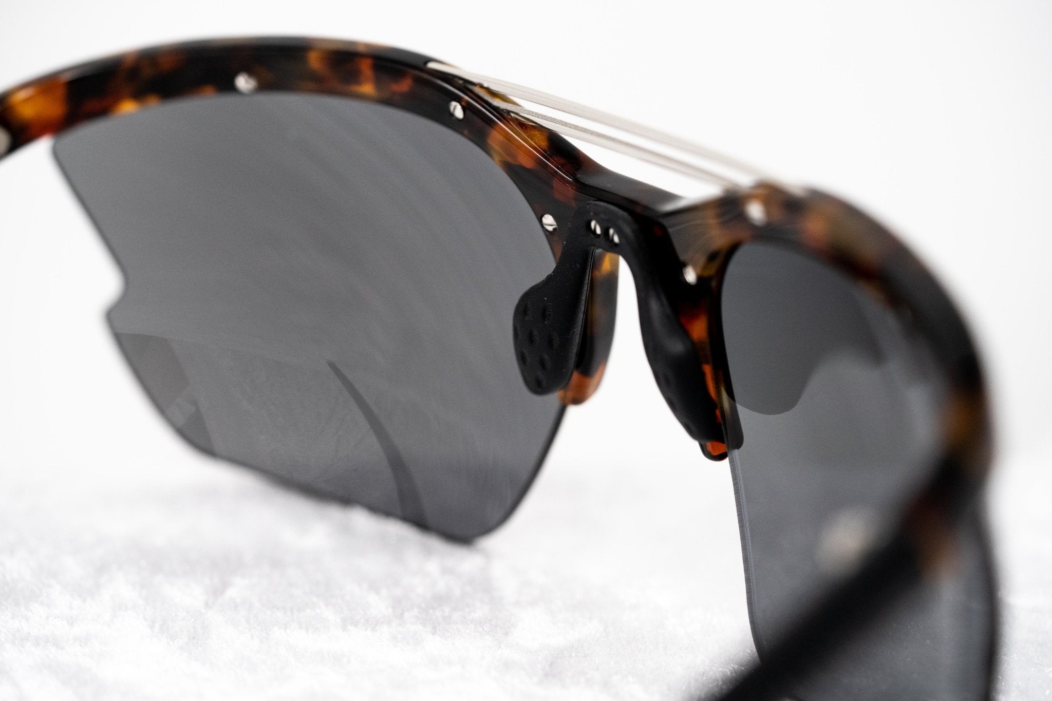 Prabal Gurung Sunglasses Female Special Frame Tortoiseshell Category 3 Black Lenses PG21C6SUN - Watches & Crystals