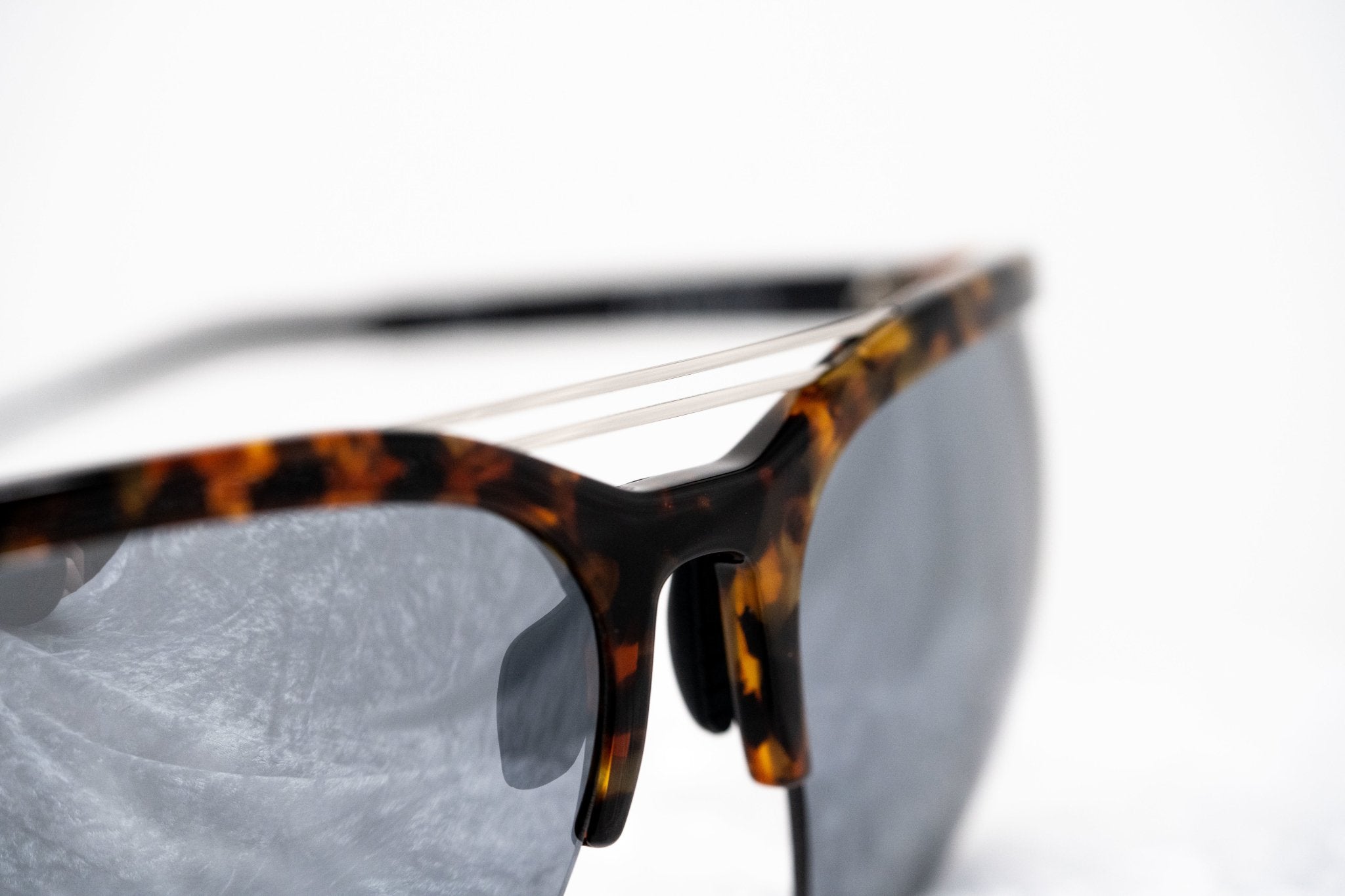 Prabal Gurung Sunglasses Female Special Frame Tortoiseshell Category 3 Black Lenses PG21C6SUN - Watches & Crystals