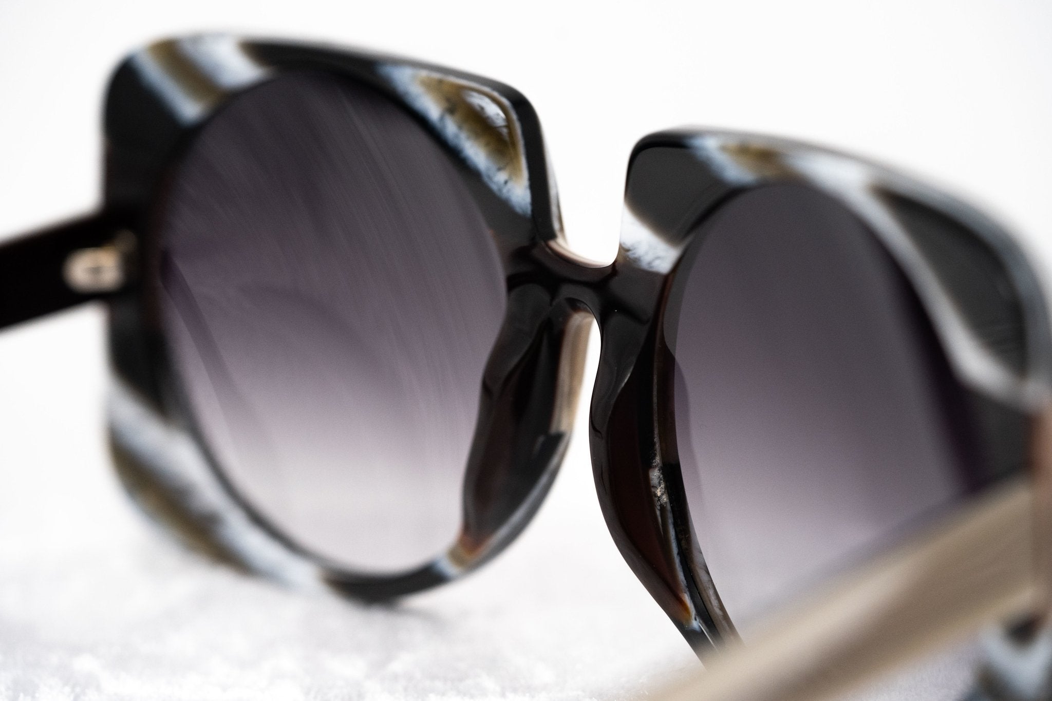 Prabal Gurung Sunglasses Female Square Cream Taupe Horn Category 3 Lenses Grey Graduated PG20C2SUN - Watches & Crystals