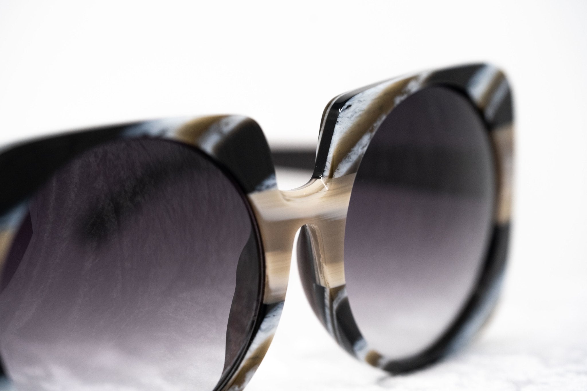 Prabal Gurung Sunglasses Female Square Cream Taupe Horn Category 3 Lenses Grey Graduated PG20C2SUN - Watches & Crystals