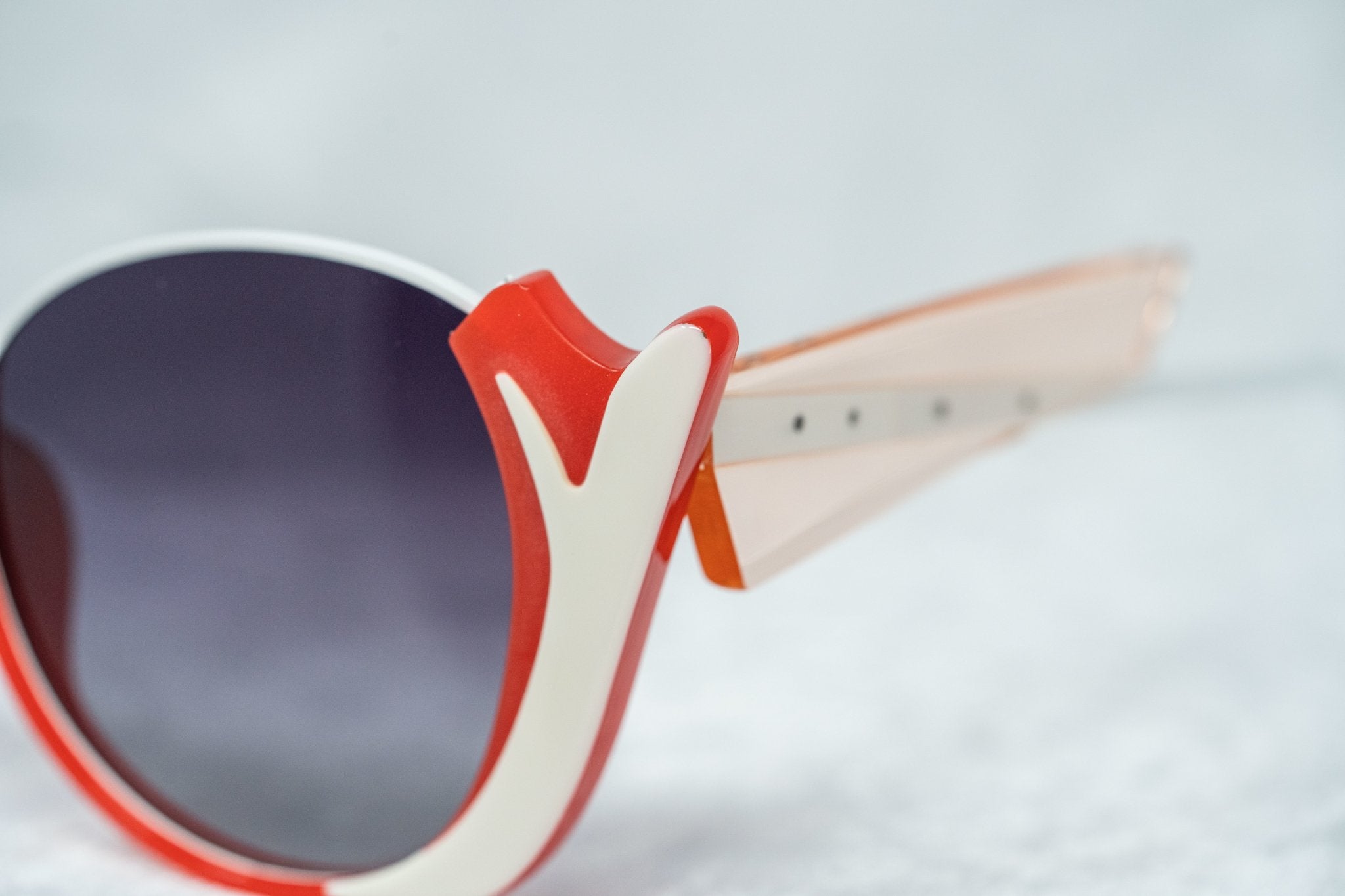 Prabal Gurung Sunglasses Round Crimson Ivory White With Dark Grey Category 3 Graduated Lenses PG24C4SUN - Watches & Crystals